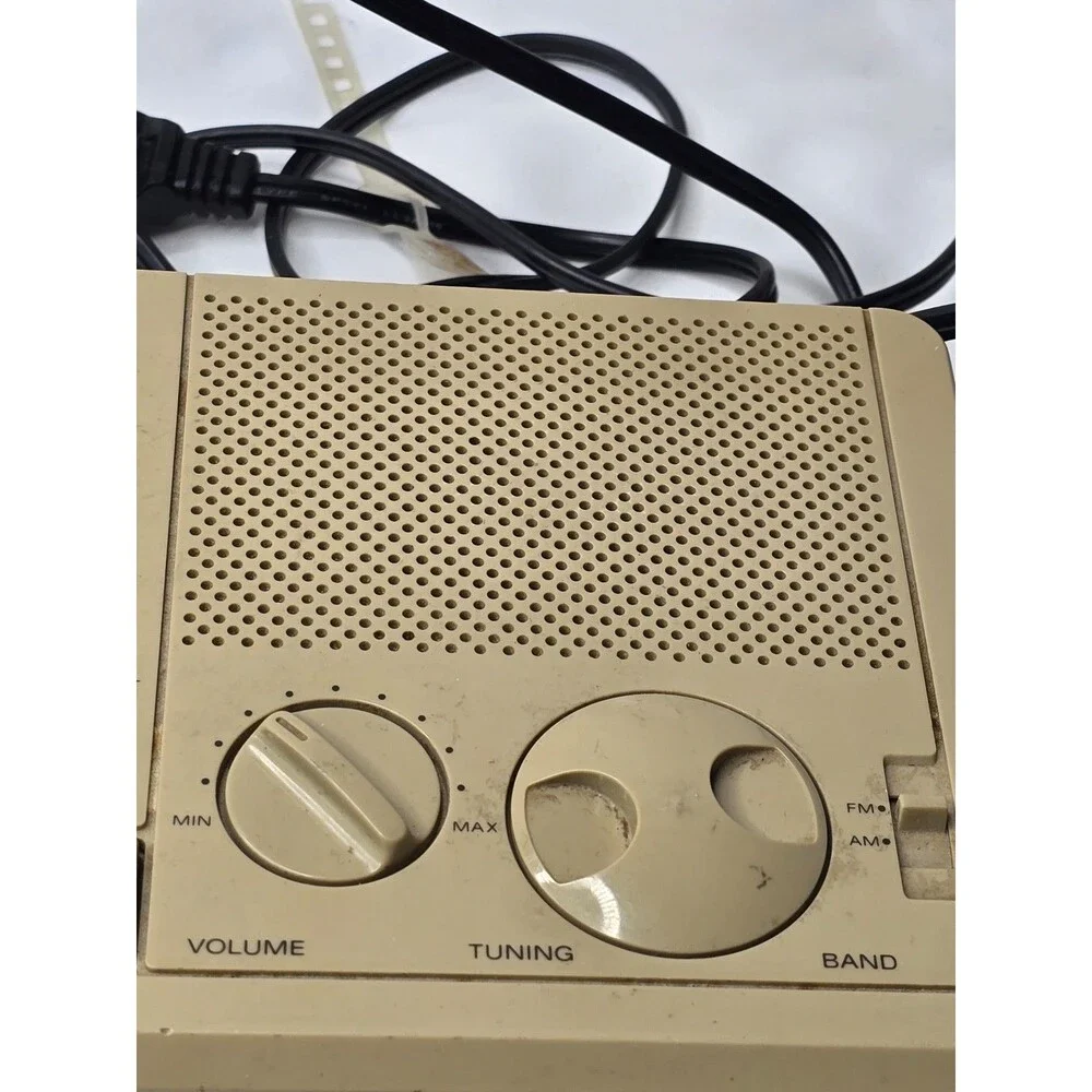 Vintage Sony Dream Machine AM/FM Alarm Clock Radio Tan ICF-C2W  Tested & Working